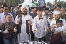 Willie Salim, Masak Ikan Asam Pedas untuk Warga Bengkulu