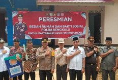 Kapolda Bengkulu Resmikan Rumah Baru Keluarga Balita Khaira yang Sempat Viral Derita Cacingan Akut