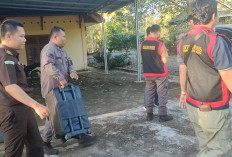 Geledah Rumah Mantan Bupati, Kejari Seluma Sita 1 Koper dari Kamar Murman Effendi