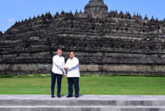 Presiden Macron Lakukan Mitos Larangan, Saat Kunjungi Candi Borobudur   