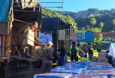 Polri Salurkan Bantuan Logistik untuk Korban Bencana di Sumbar
