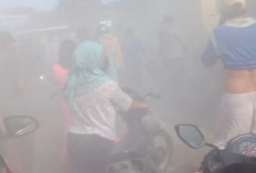 Antrean BBM Ricuh, Mobil Carry Nyaris Terbakar di SPBU Tais