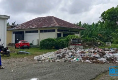 Bupati Berikan Peringatan Keras, Sampah Menumpuk di RSUHD