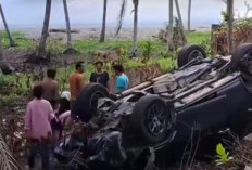 Diduga Ngantuk, Fortuner Anggota Polsek Kota Manna Jungkir Balik di Seluma