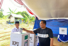 Bupati Seluma dan Istri, Nyoblos di Lubuk Lintang