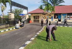   Polres Seluma Gelar Aksi Bersih Lingkungan, Perkuat Dukungan Program Indonesia ASRI