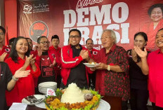 PDIP Tangsel Gelar Cap Jempol Darah Dukung Megawati Soekarnoputri Kembali Jadi Ketum