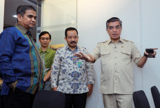 Menaker Tinjau Posko THR dan BHR Keagamaan 2026, Pastikan Hak Pekerja Terlindungi Jelang Lebaran