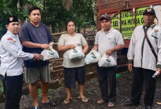 Baznas Seluma, Salurkan Bantuan Bagi 11 Warga Terdampak Banjir, di Air Periukan