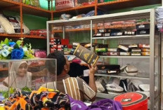 Jelang Lebaran, Toko Pakaian Diserbu Pembeli