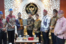   Kepala BPK Serahkan LHP ke Walikota Bengkulu,  LHP Pengelolaan Pajak dan Retribusi Daerah