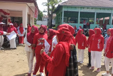 PKK se-Kecamatan Talo, Gelar Lomba Estapet Sarung 