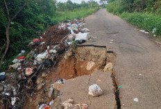 Jalan Menuju Mandi Angin Dipenuhi Sampah, Citra 'Seluma Emas Berlian' Dipertanyakan