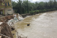 Sungai Semakin Melebar, Belasan Rumah Warga Kembang Mumpo Terancam Amblas