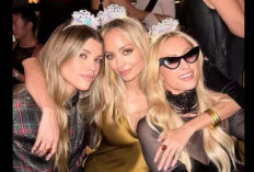 Paris Hilton, Unggah Foto dari Pesta Ulang Tahun Nicole Richie