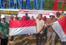 Jelang Peringatan HUT RI Ke 79, Kesbangpol Seluma Bagikan Ribuan Lembar Bendera Merah Putih