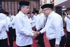 Lantik 12 Pejabat, Menaker: Jabatan Bukan Sekadar Posisi, Layanan Publik Harus Jadi Prioritas