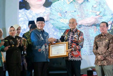 Bupati Gusnan Terima Piagam Penghargaan, Terbaik Penyusunan RKPD Provinsi Bengkulu Tahun 2025