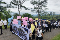 Ratusan Tenaga Non ASN Seluma, Kembali Geruduk Kantor Bupati, Tolak Dirumahkan dan Tuntut PPPK Paruh Waktu
