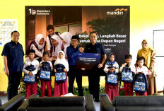 Bank Mandiri Bagikan Ribuan Tas Ke Anak di Lombok, peduli ke Pendidikan