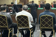 Terima Gratifikasi Vonis Bebas, Tiga Hakim Dituntut 9 dan 12 Tahun Penjara