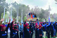 Kericuhan Demo Mahasiswa di Balai Kota Jakarta: 7 Polisi Terluka, 93 Orang Diamankan 