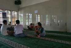 Program Internet Gratis di Rumah Ibadah Anak-anak Nongkrong di Masjid