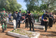 Pemda BS Peringatan Hari Pahlawan dan Tabur Bunga di TMP Semaku