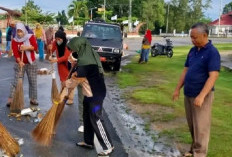 Petugas Kebersihan Sapu Jalan  Dipekerjakan, DLHK Terapkan Kontrak Paru Waktu