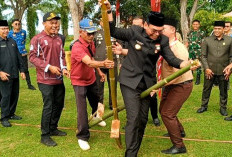 Bupati Seluma, Populerkan Kembali Permainan Egrang, di Peringatan Hari Sumpah Pemuda ke-97