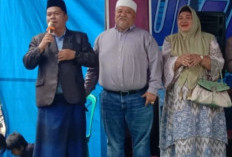 Rifai Tajuddin dan Istri Pamitan ke Warga Kedurang, Maju Pilkada Bengkulu Selatan