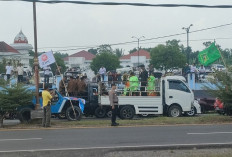 Waduh,.. Kendaraan Bak Terbuka Iringi Pendaftaran Bacalon Cawabup