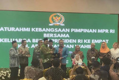 Istri Berharap, Nama Baik Gus Dur Direhabilitasi