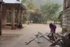 Dinsos Seluma Salurkan Bantuan Buffer Stock, untuk Korban Banjir di Lubuk Resam