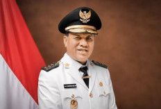 Menyerahkan Diri, KPK Tahan Bupati dan Sekda Kuansing Suhardiman Amby