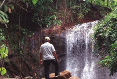 Destinasi wisata Air Terjun Batu Bekinyau,permata seluma yang meredup 