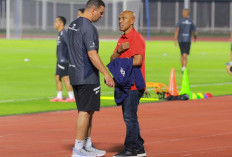 Simon Tahamata: Mencari Pemain Indonesia yang Terampil, Fleksibel, dan Bermental Kuat 