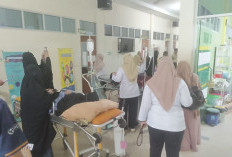 Diduga Keracunan Makanan, 61 Santri dan Pengasuh Ponpes Al-Furqon Sambas Dilarikan ke Puskesmas