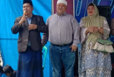 Rifai Tajuddin dan Istri Pamitan ke Warga Kedurang, Maju Pilkada Bengkulu Selatan 