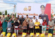 Ramadhan 1445 Hijriah, Kapolda Bengkulu Bagikan Ratusan Paket Sembako di Seluma