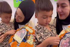 Paula Verhoeven Dapat Hadiah Manis dari Anak-anak, Kiano Mengaku Sayang Ibunya