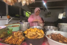 Nabung 11 Tahun, Ini Perjuangan Penjual Nasi Uduk Bisa Naik Haji