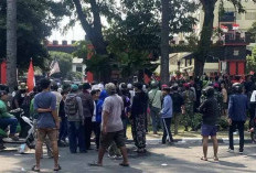 Massa Ojol Kembali Tuntut Keadilan di Mako Brimob Kwitang