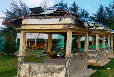 ﻿Gazebo Pantai Pasar Bawah Banyak Rusak, Pengunjung Pantai Diingatkan Kadispar