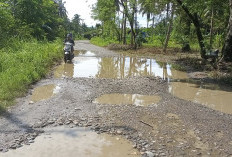 2 Km Jalan Provins di Ilir Talo, Penguhung Dusun Baru dan Pasar Talo Rusak, Belum Diperbaiki