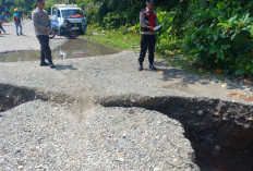 Jembatan Sekunyit Amblas, Gerak Cepat PUPR BS Lakukan Penanganan Darurat